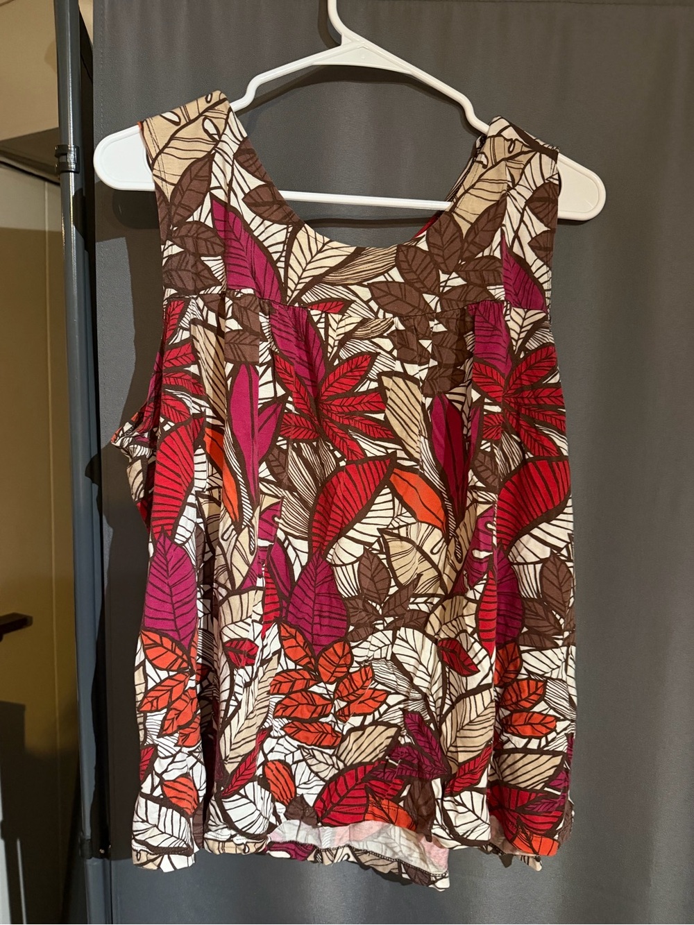 Sleeveless Tropical Leaf Print Tank